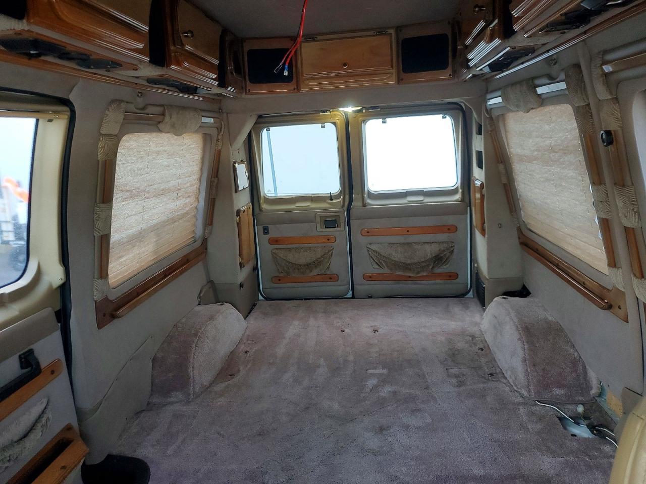 1999 Ford Econoline VIN 1FDRE14W1XHB18918 photo 10