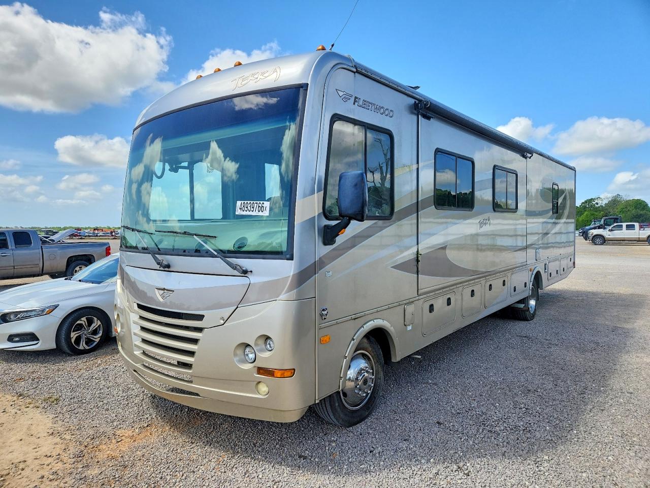 2013 FLEETWOOD F-ser othr VIN 1F66F5DY2D0A12973 photo 2