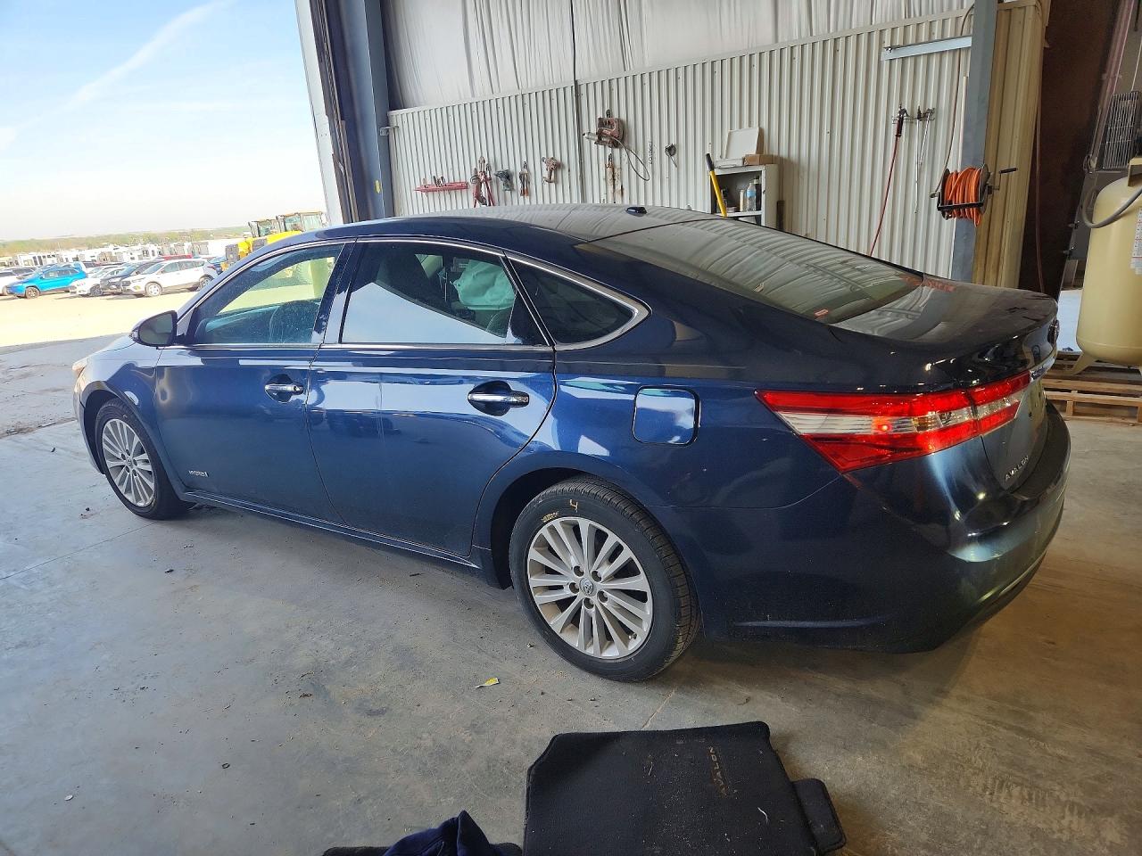 2015 Toyota Avalon VIN 4T1BD1EB4FU044299 photo 2