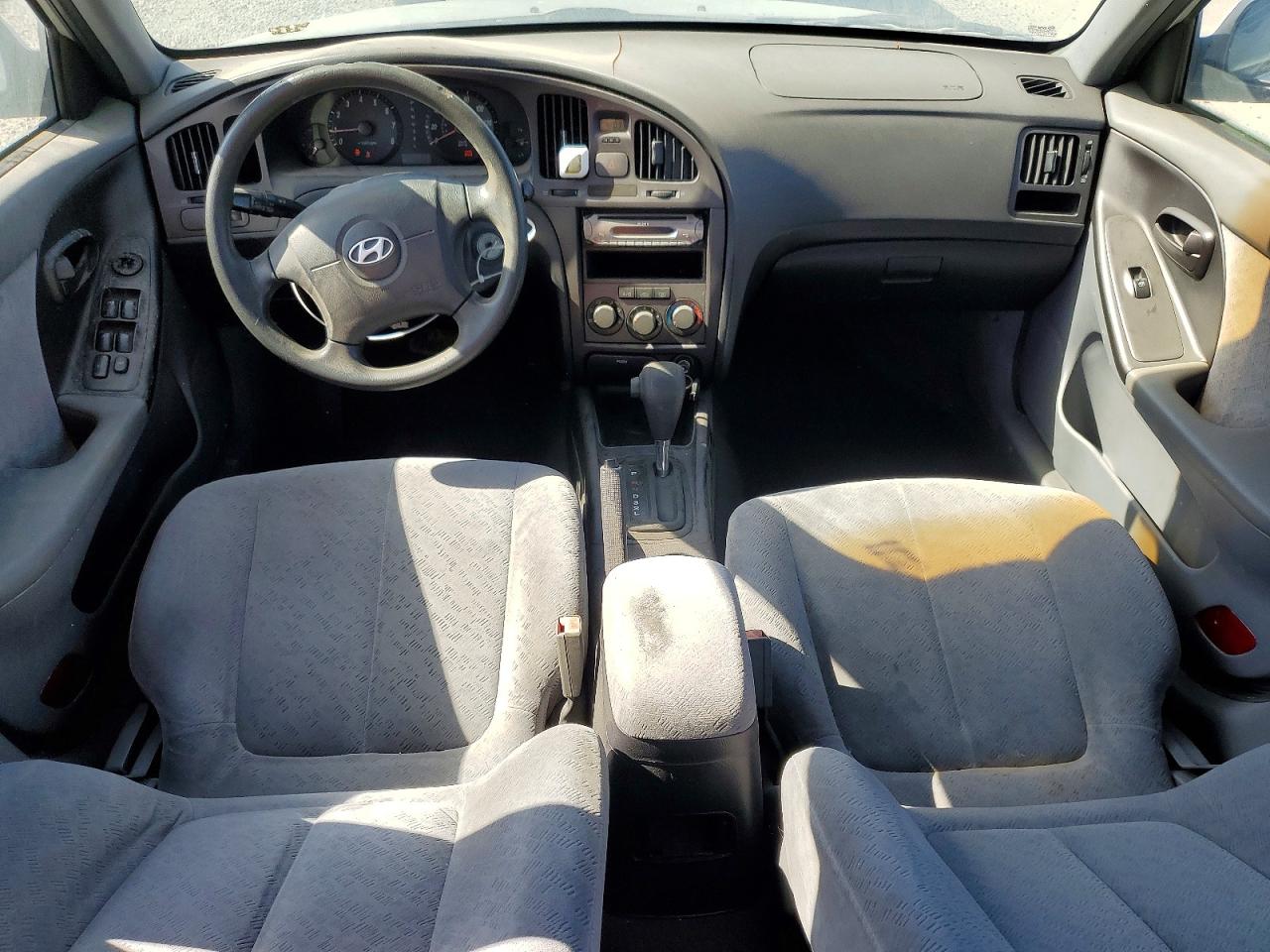2004 Hyundai Elantra VIN KMHDN46D64U819609 photo 8