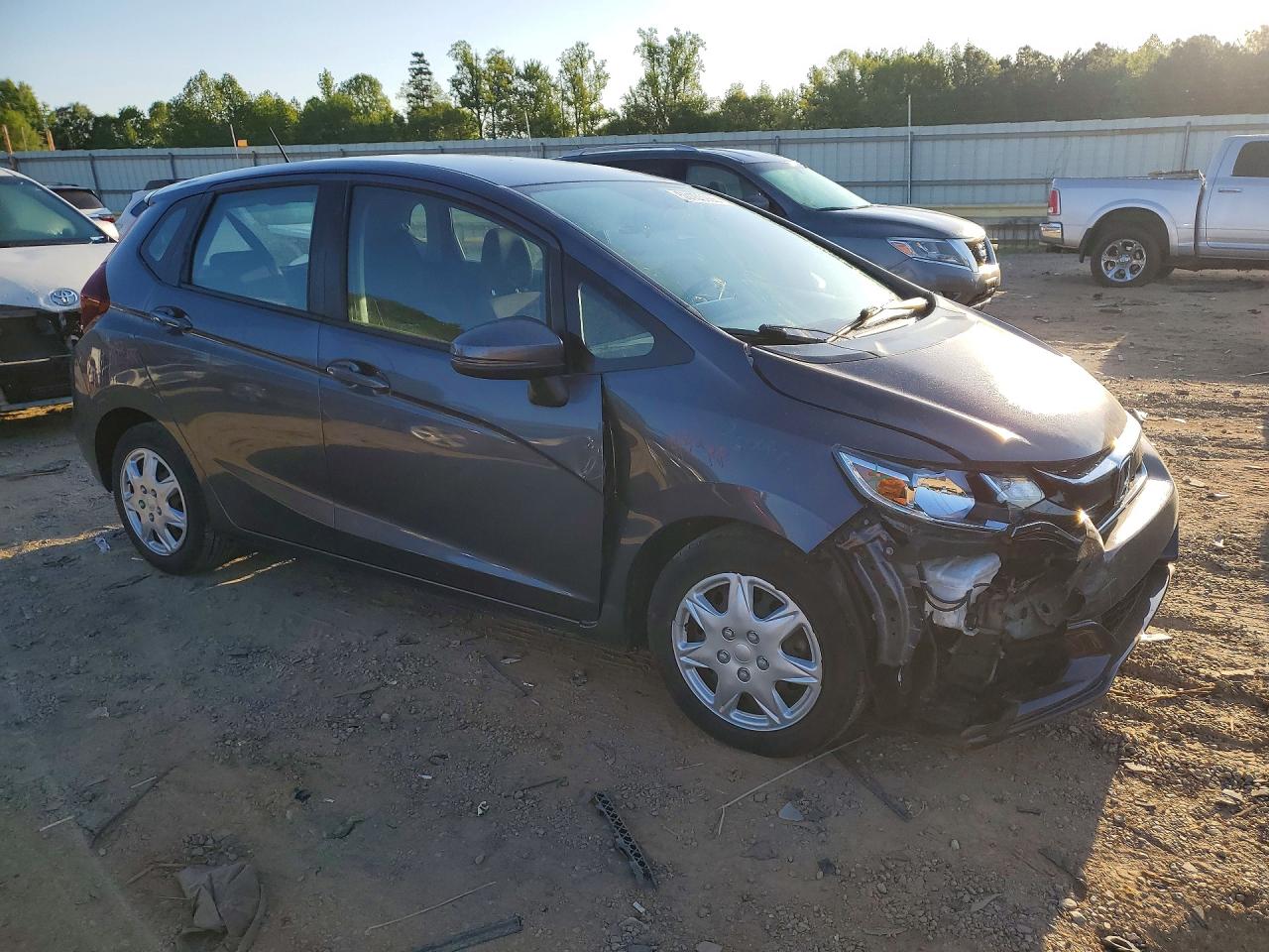 2019 Honda Fit VIN 3HGGK5H44KM721887 photo 4