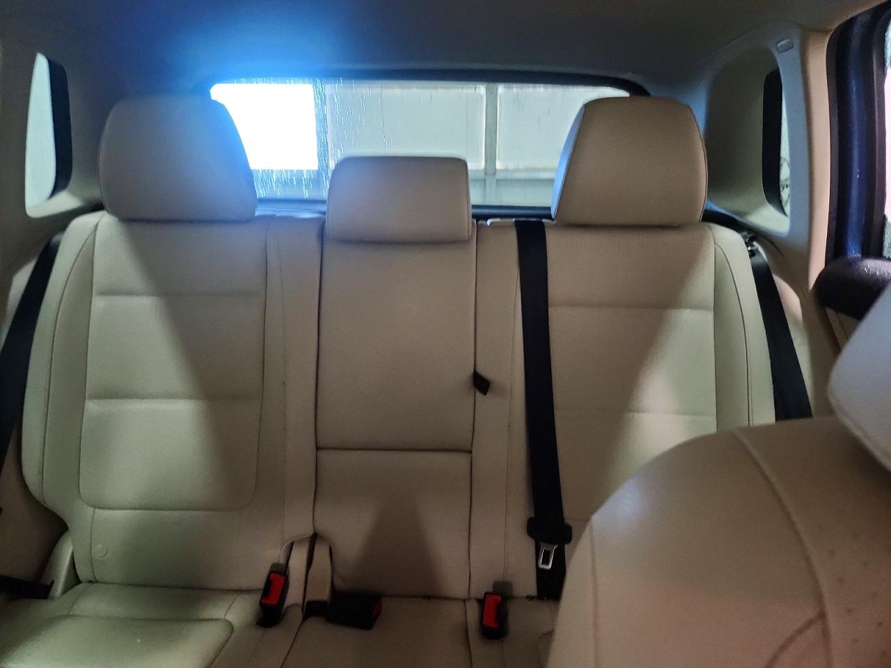 2017 Volkswagen Tiguan VIN WVGRV7AX8HK025608 photo 10