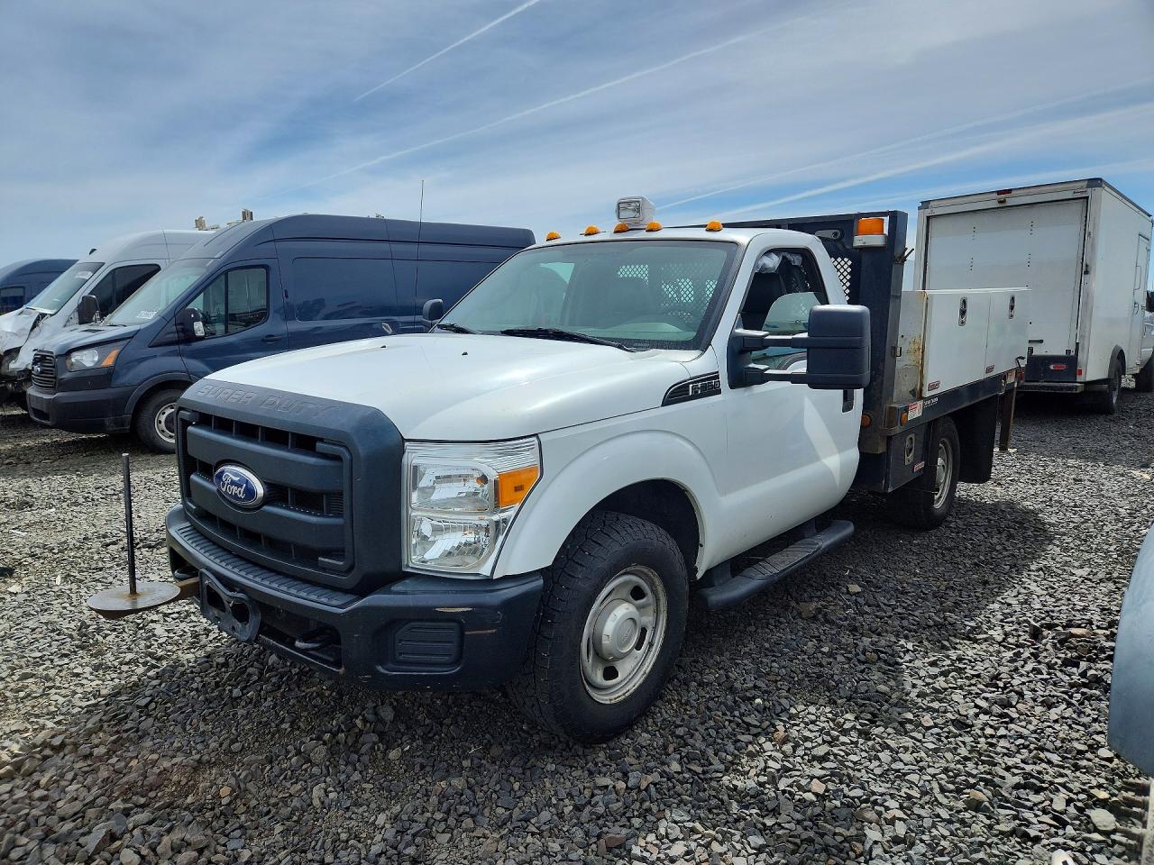 2011 Ford F350 VIN 1FDRF3E61BEA30937 photo 1