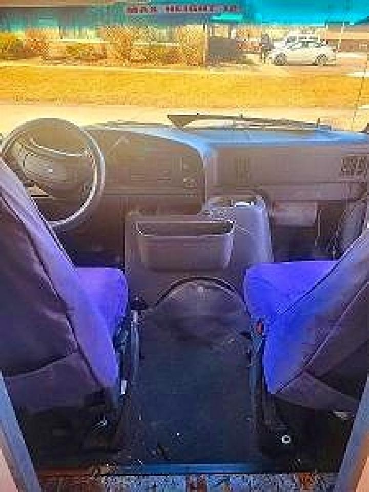 1995 Ford Econoline VIN 1FDKE37H5SHA01586 photo 9