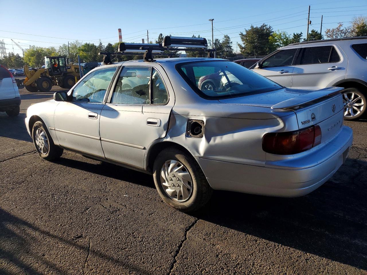 1996 TOYOTA Camry VIN JT2BG12K9T0385631 photo 2