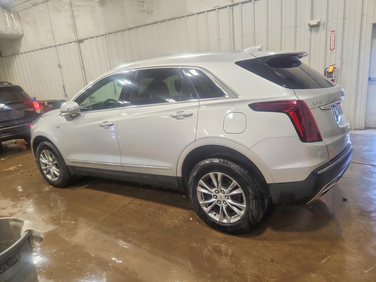 2020 Cadillac Xt5 VIN 1GYKNDRS7LZ199077 photo 2