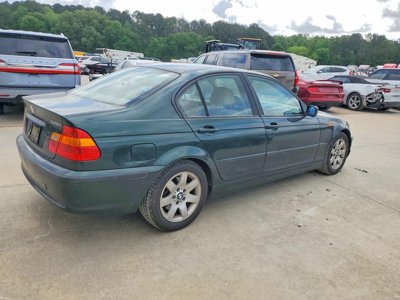 2003 BMW 3 series VIN WBAEV33483PD57753 photo 3