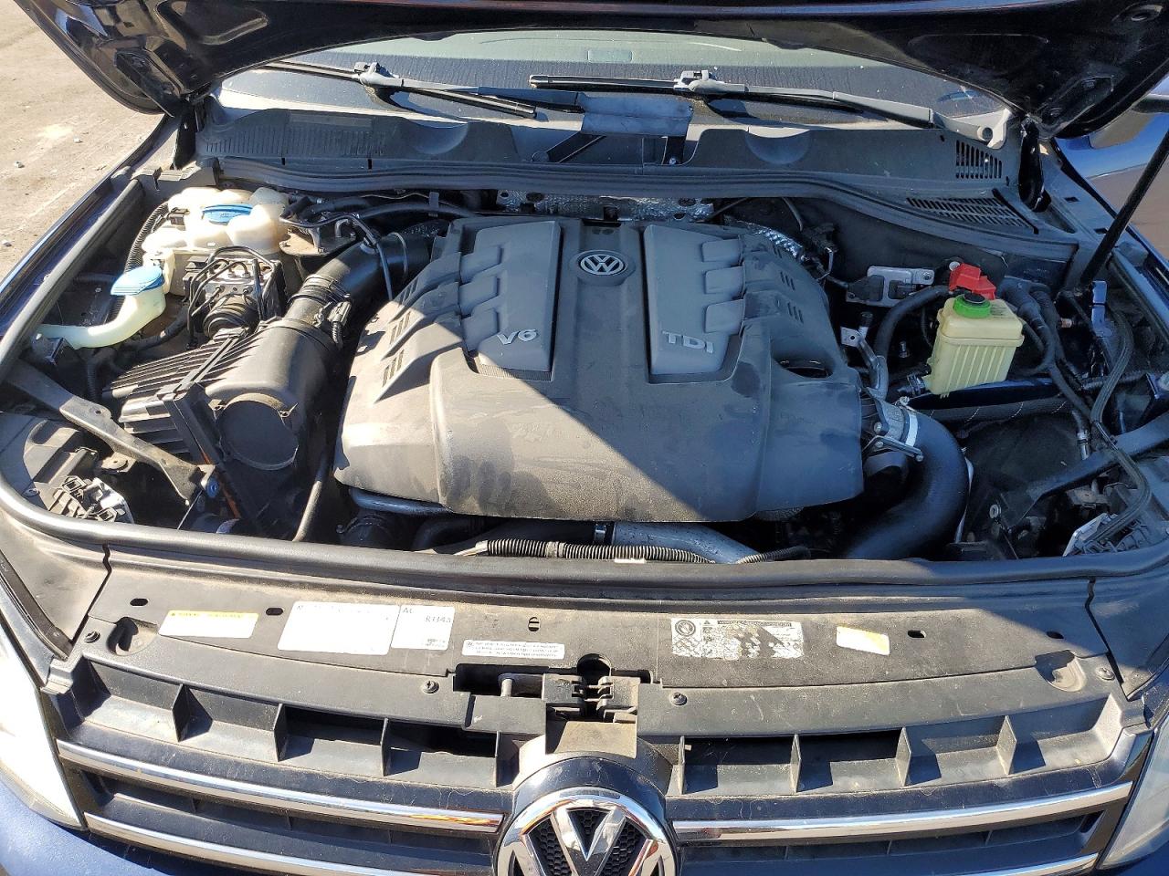 2013 VOLKSWAGEN Touareg VIN WVGEP9BP2DD004450 photo 12