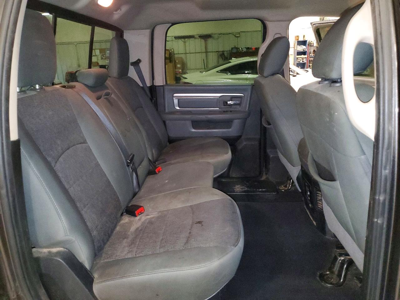 2018 Ram 1500 VIN 3C6RR7LT0JG195775 photo 10