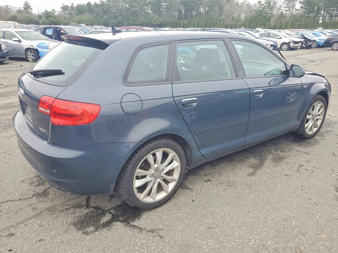 2012 Audi A3 VIN WAUBEAFM0CA151801 photo 3