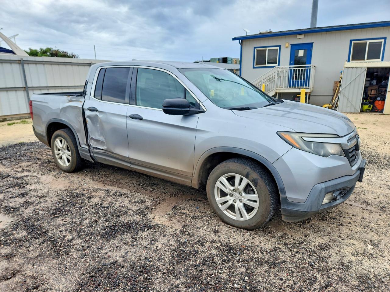 2019 Honda Ridgeline VIN 5FPYK2F29KB006117 photo 4