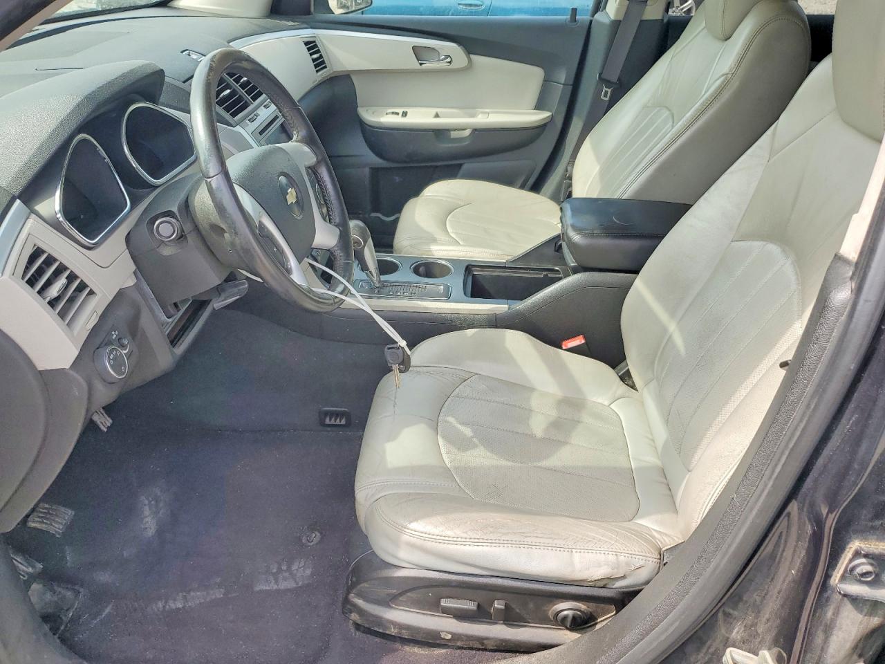 2010 Chevrolet Traverse VIN 1GNLVHED4AS134953 photo 7