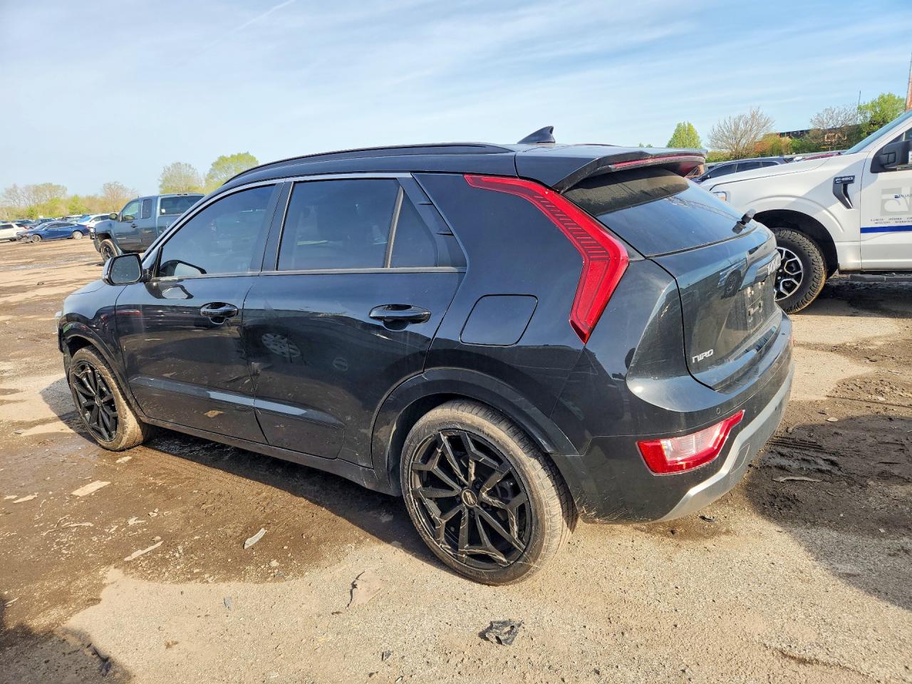2023 Kia Niro VIN KNDCR3LE9P5033734 photo 2