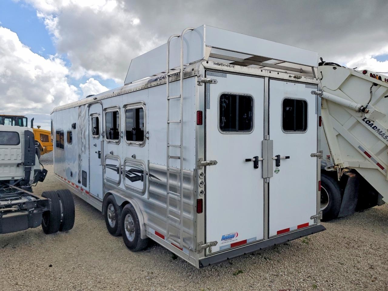 2020 FEATHERLITE 28' horse VIN 4FGB12828LC151978 photo 3