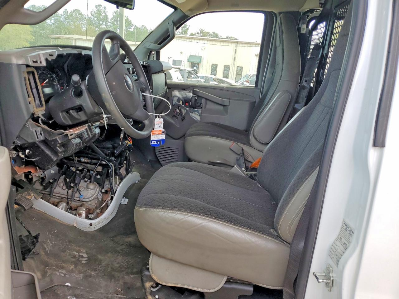 2019 GMC Savana VIN 1GTW7AFG6K1304012 photo 7