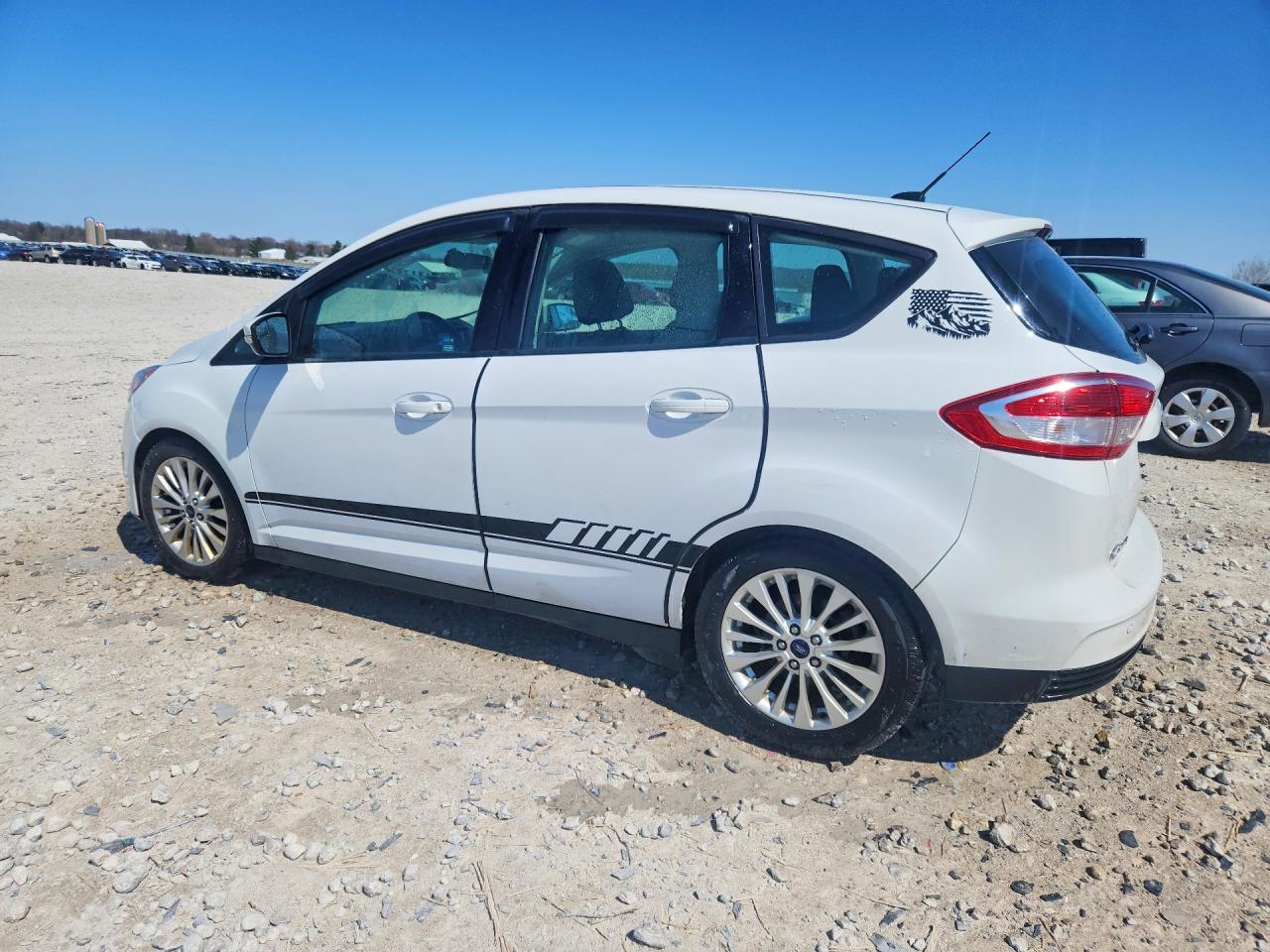 2017 Ford Cmax VIN 1FADP5AU7HL112242 photo 2