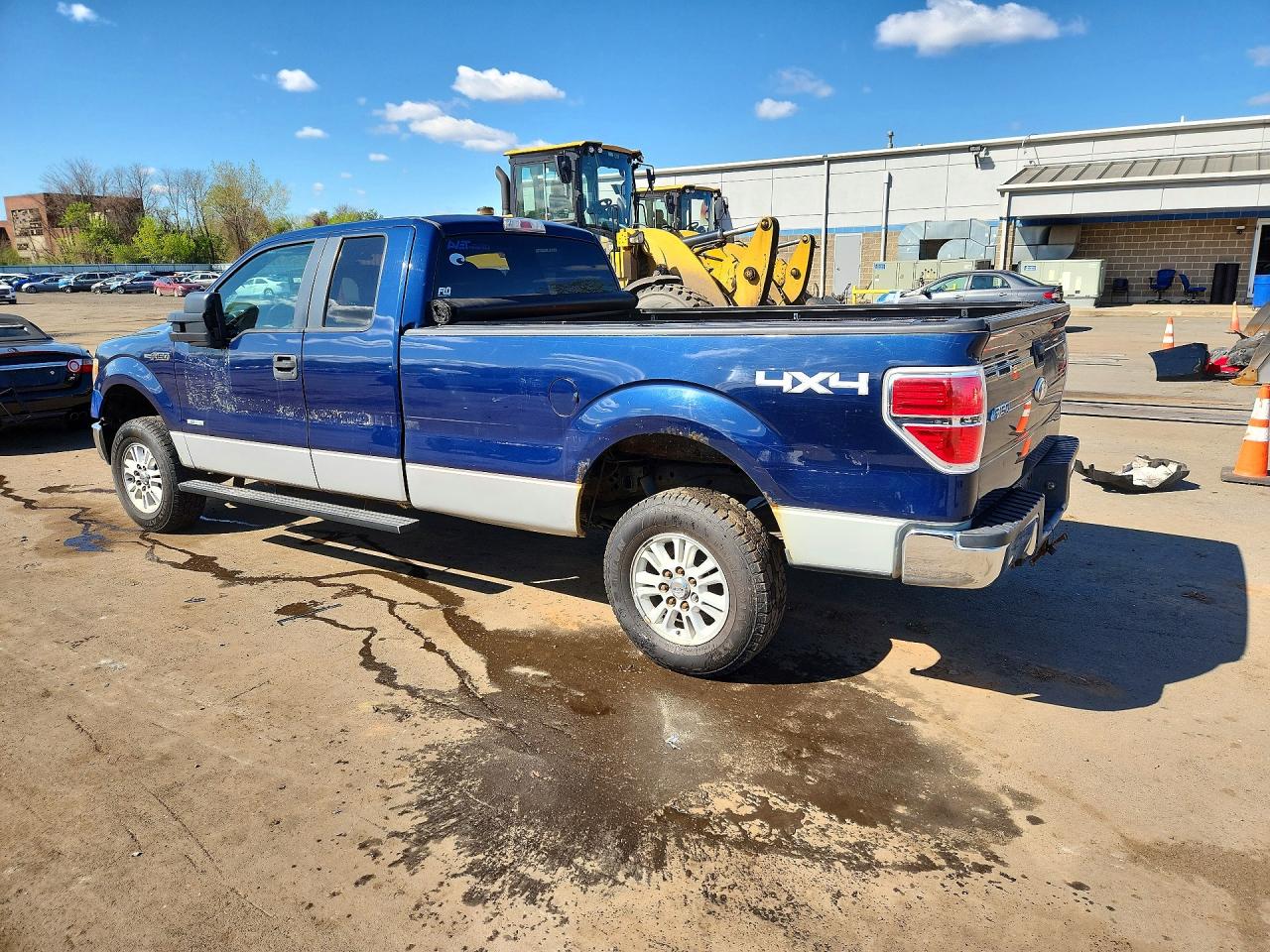 2011 Ford F150 VIN 1FTVX1ET8BKE12894 photo 2