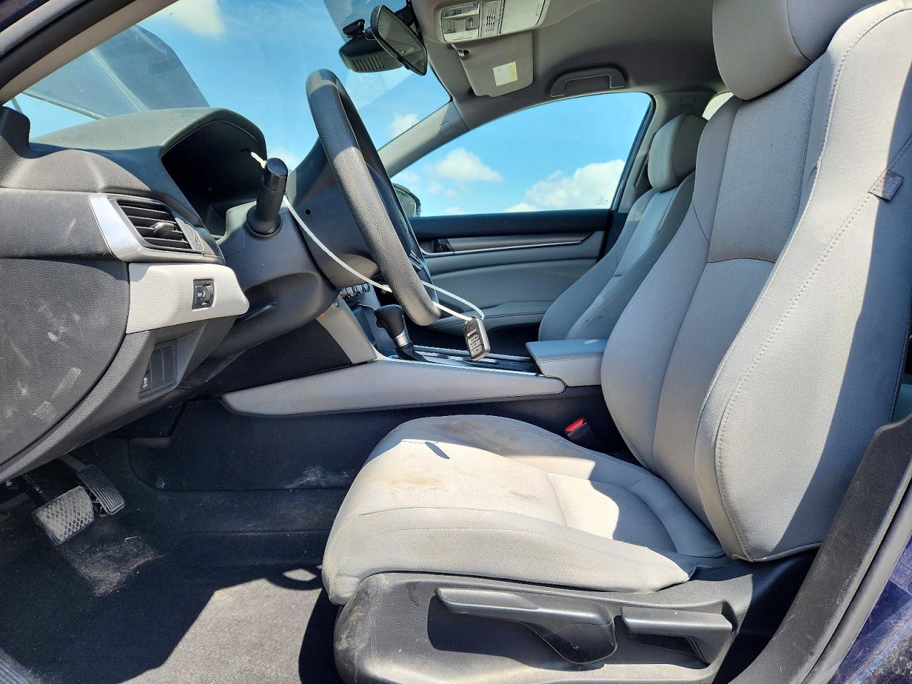 2020 Honda Accord VIN 1HGCV1F1XLA072229 photo 7