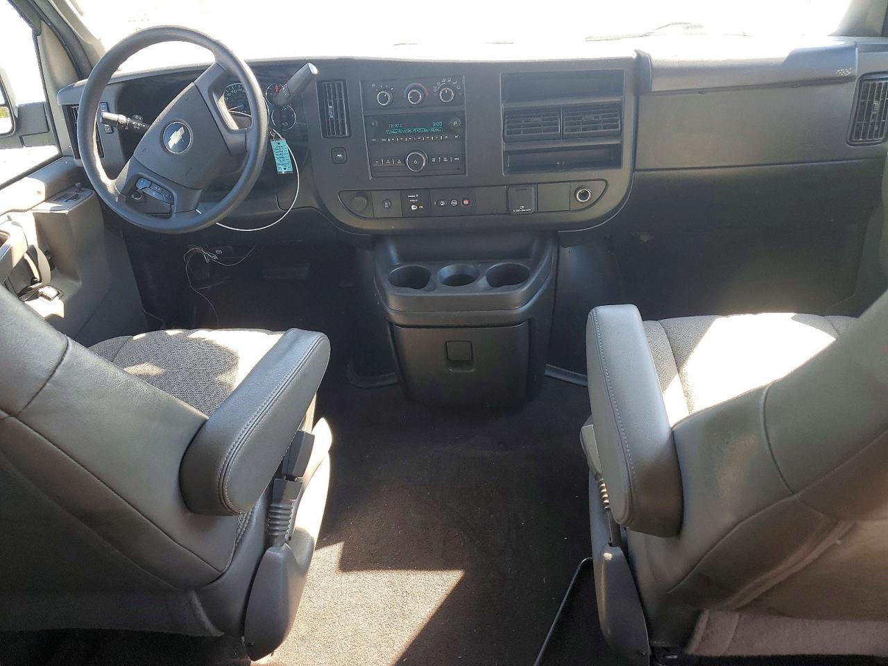 2023 Chevrolet Express VIN 1GAZGNFP2P1104166 photo 8