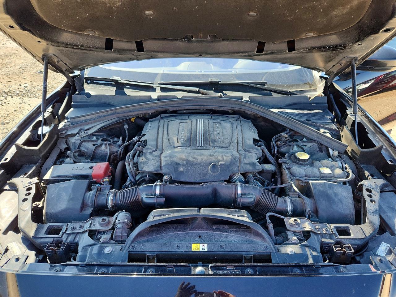 2017 F-pace VIN SADCJ2BV0HA047229 photo 12