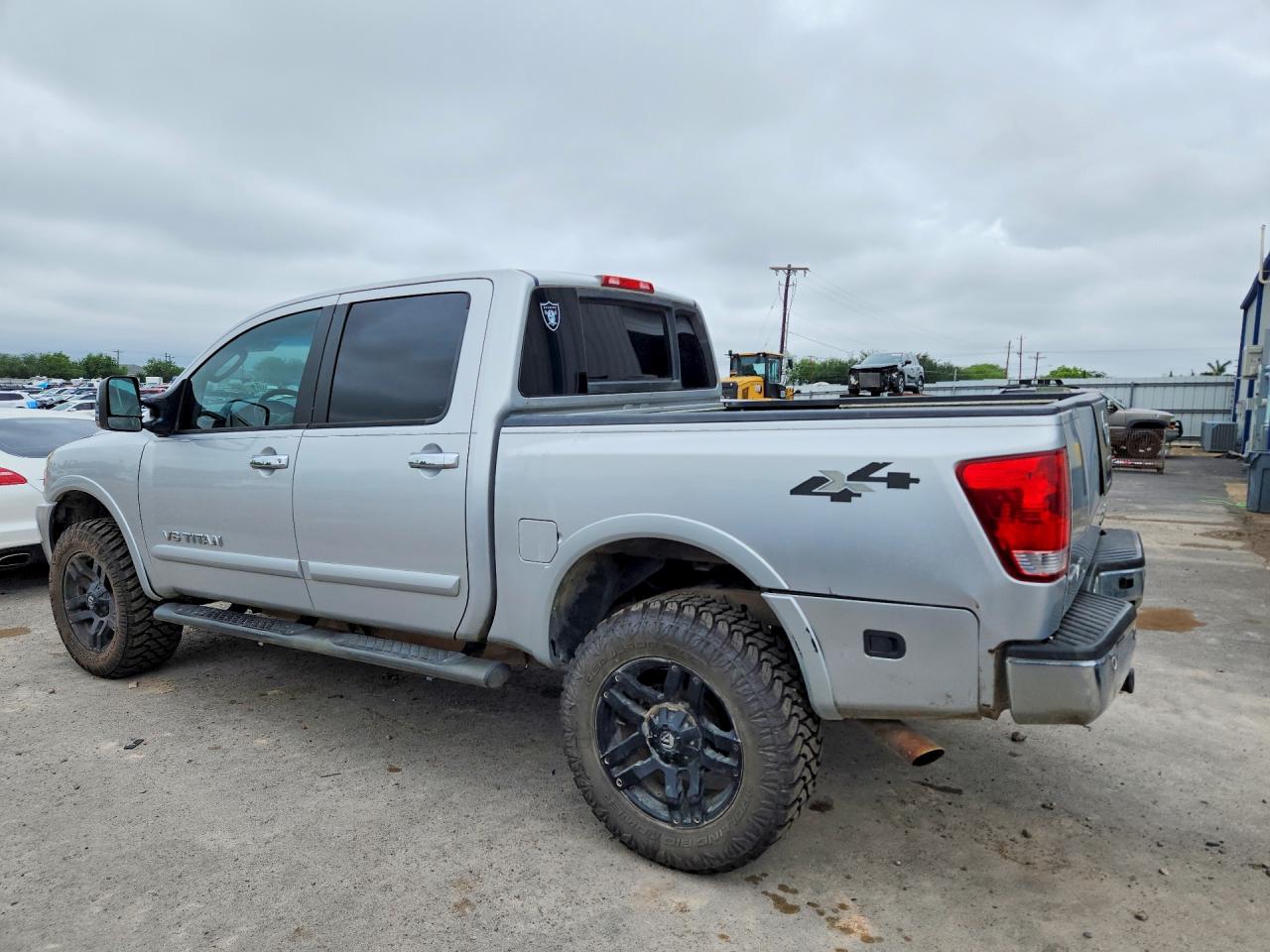 2010 Nissan TITAN VIN 1N6BA0EC6AN319431 photo 2