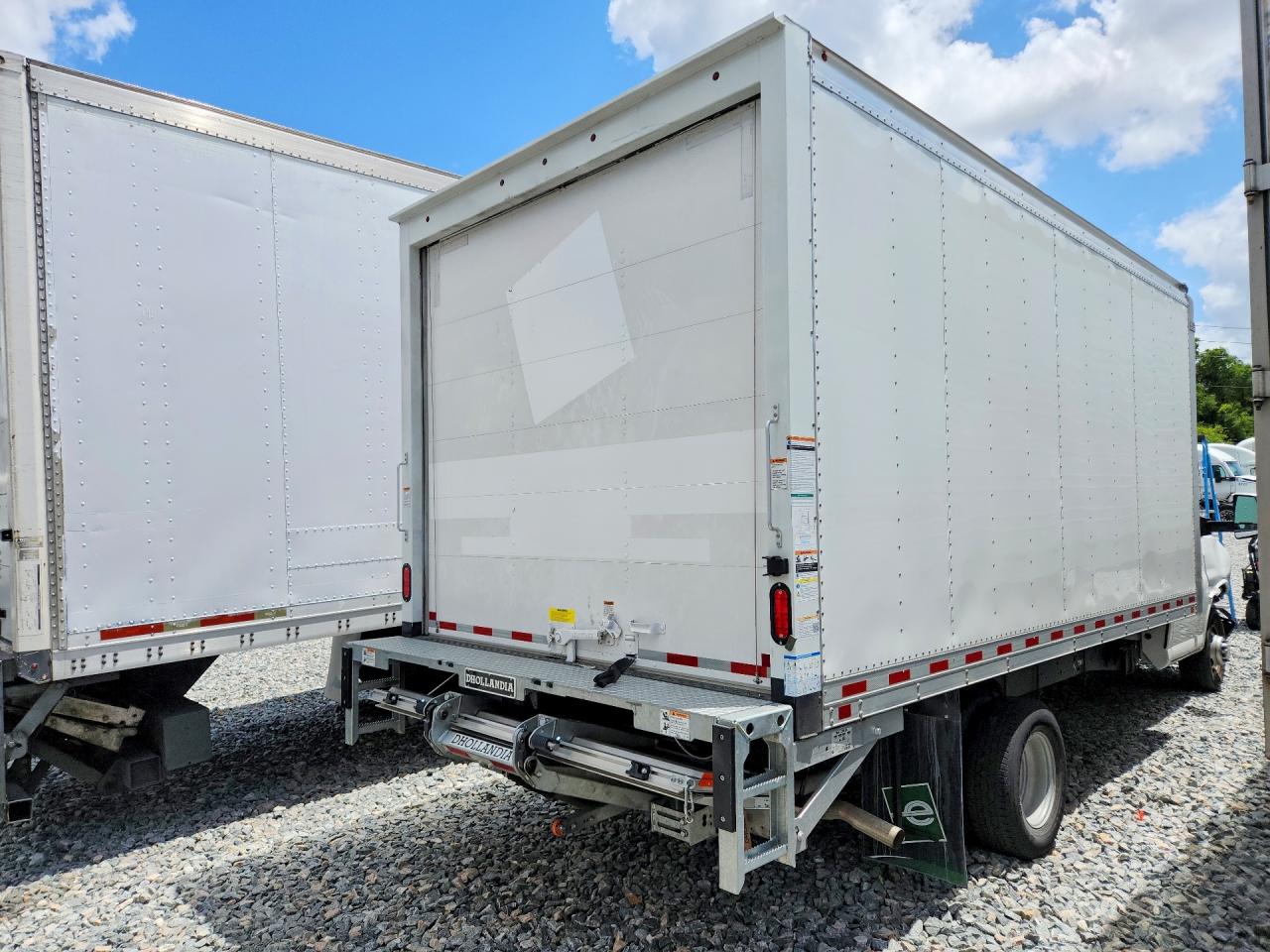2025 CHEVROLET Express VIN 1HA3GTF71SN018717 photo 3
