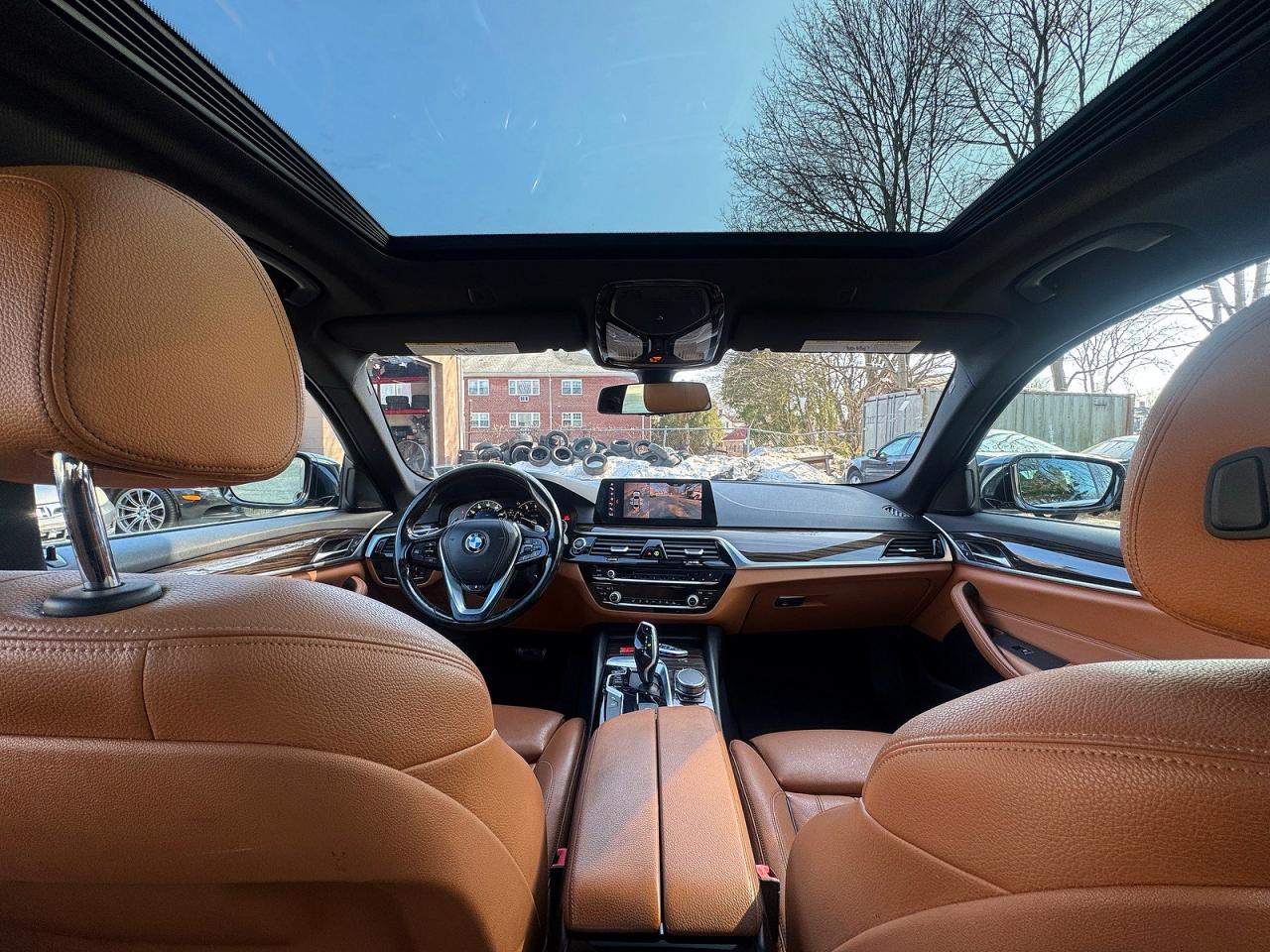 2019 BMW 5 series VIN WBAJE7C58KWW14782 photo 9