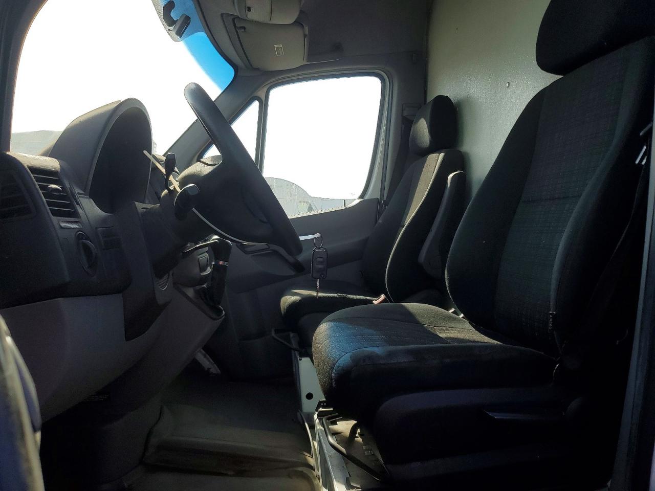2016 Mercedes-Benz Sprinter VIN WD3PE8CD4GP330085 photo 7