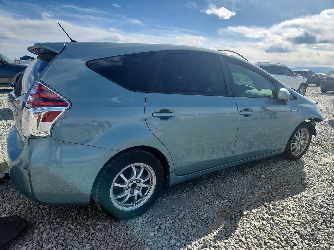 2016 TOYOTA Prius v tw VIN JTDZN3EU8GJ054706 photo 3