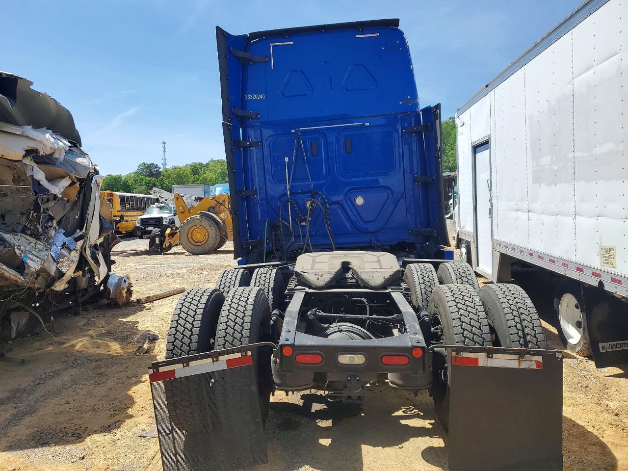 2020 FREIGHTLINER All other VIN 3AKJHHDR5LSMD2406 photo 9