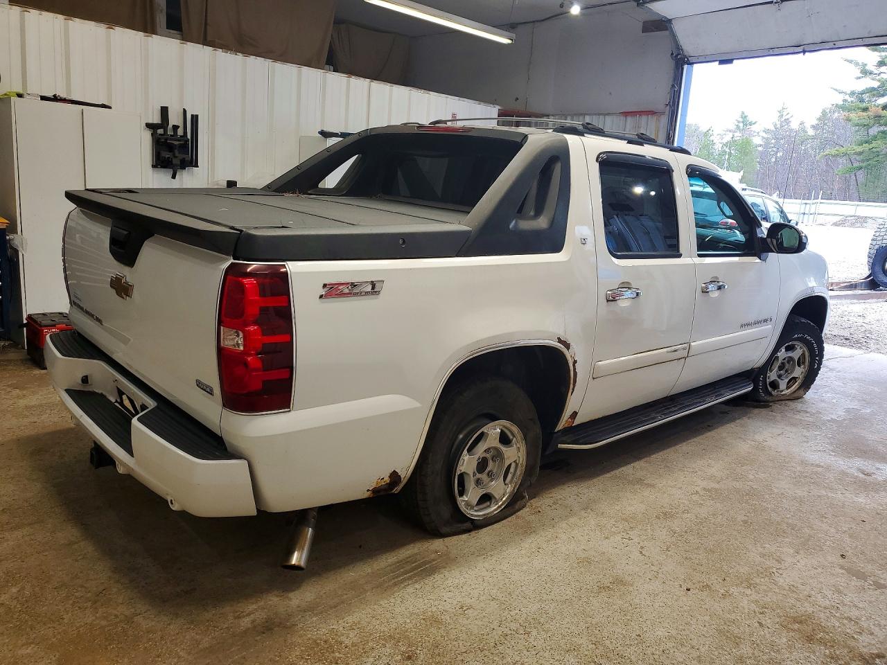 2007 CHEV Avalanche VIN 3GNFK12377G182360 photo 3