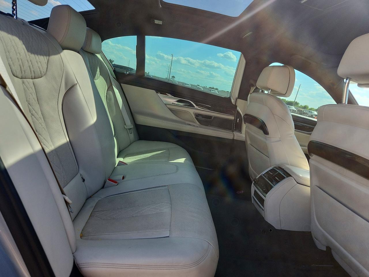 2019 BMW 7 series VIN WBA7F0C5XKGM24801 photo 10