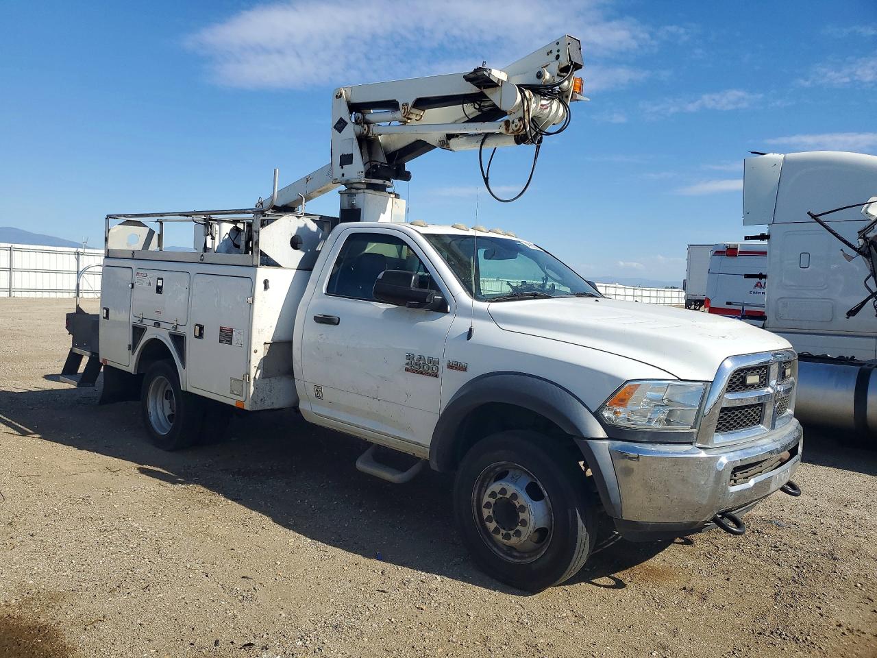 2015 Ram All models VIN 3C7WRKAJ6FG675216 photo 4