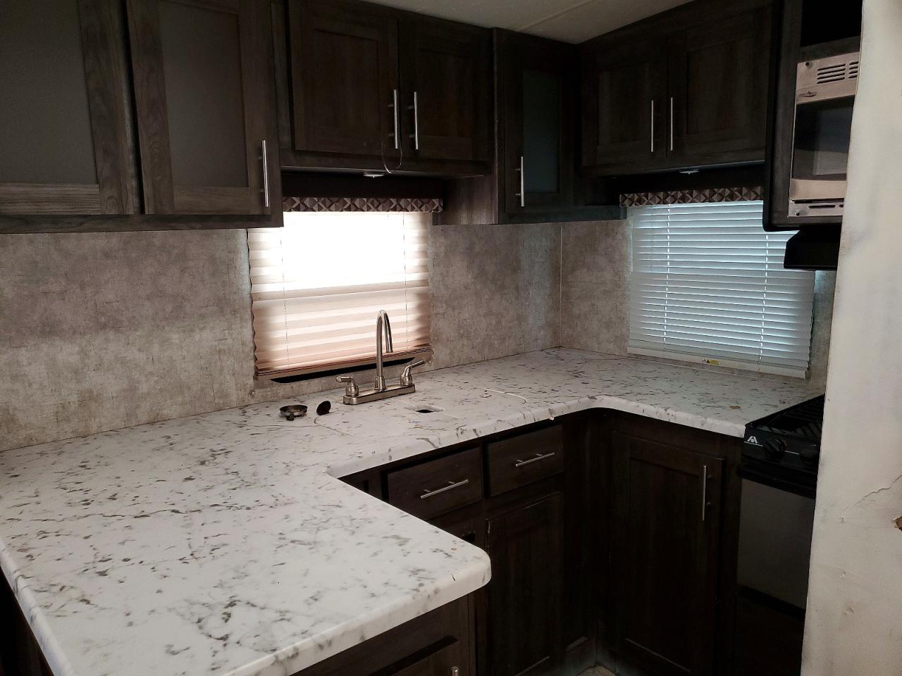 2017 HIGHLAND Highland VIN 58TTU3221H3030390 photo 8