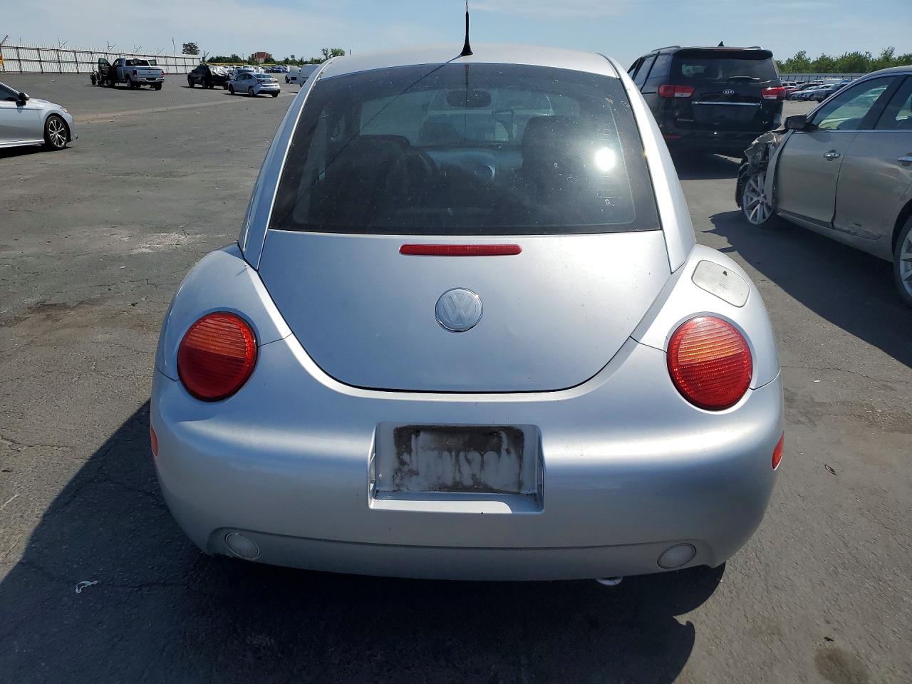 2004 Volkswagen Beetle VIN 3VWBK21C34M402781 photo 6