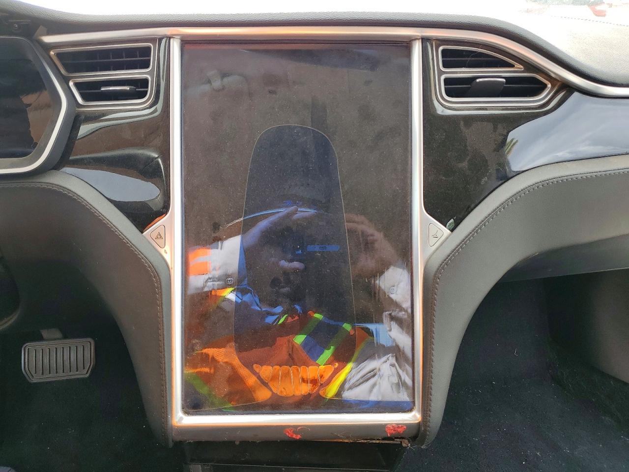 2015 Tesla Model s VIN 5YJSA1H14FF080616 photo 9