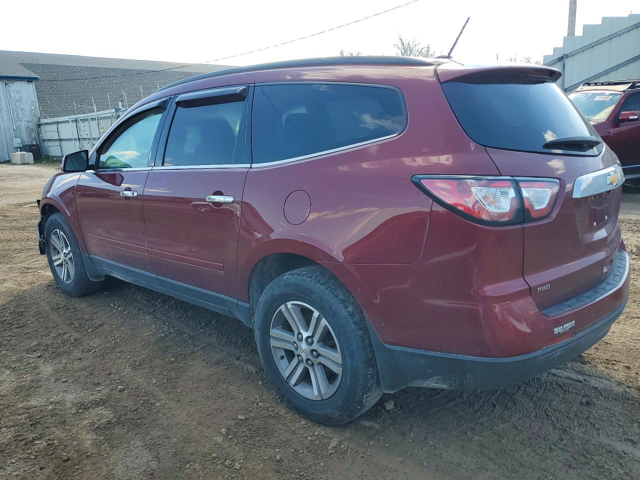 2015 Chevrolet Traverse VIN 1GNKVHKD2FJ382602 photo 2