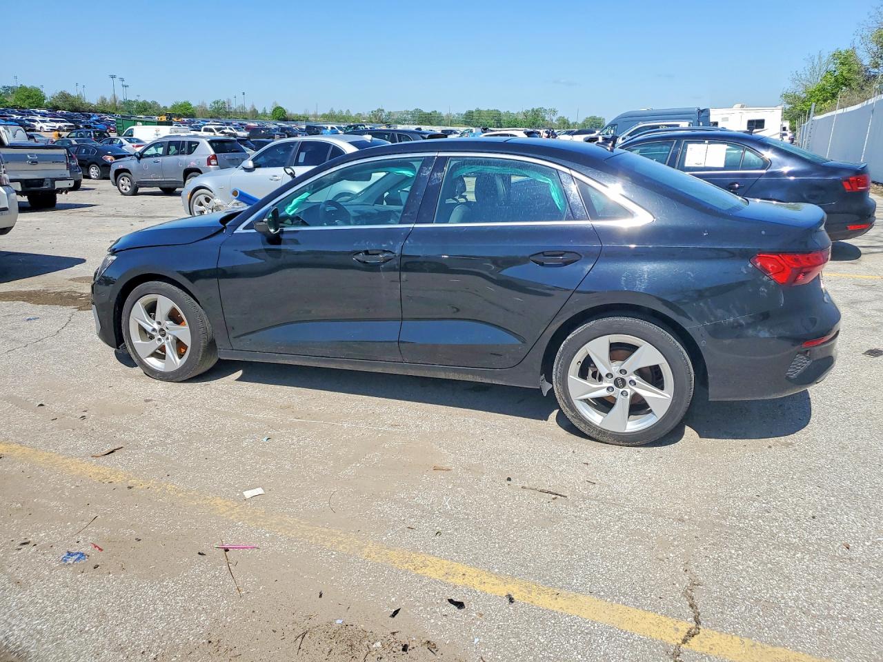 2024 Audi A3 VIN WAUAUDGYXRA094730 photo 2