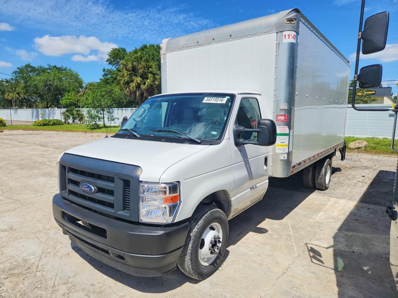 2022 Ford Econoline VIN 1FDXE4FN5NDC09840 photo 1
