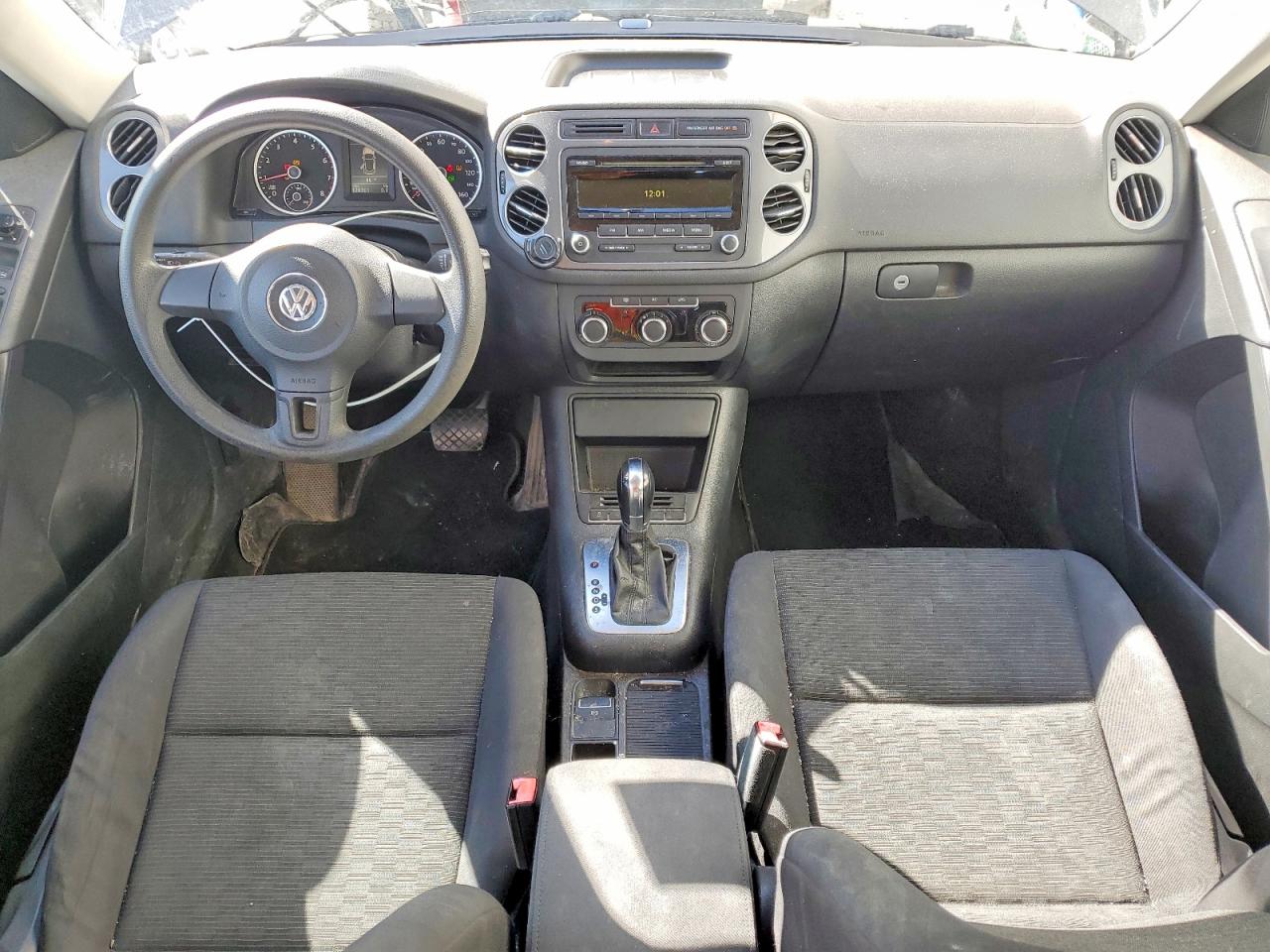 2012 Volkswagen Tiguan VIN WVGAV7AX1CW551464 photo 8