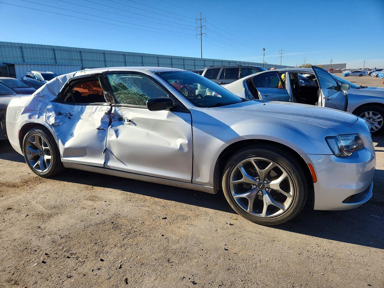 2021 Chrysler 300 VIN 2C3CCAAG5MH530511 photo 4