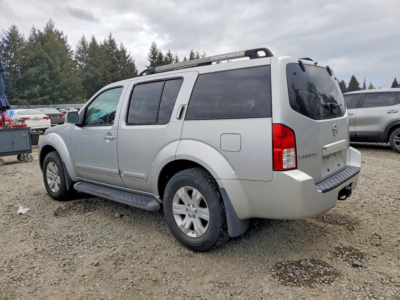 2005 Nissan Pathfinder VIN 5N1AR18W35C739017 photo 2