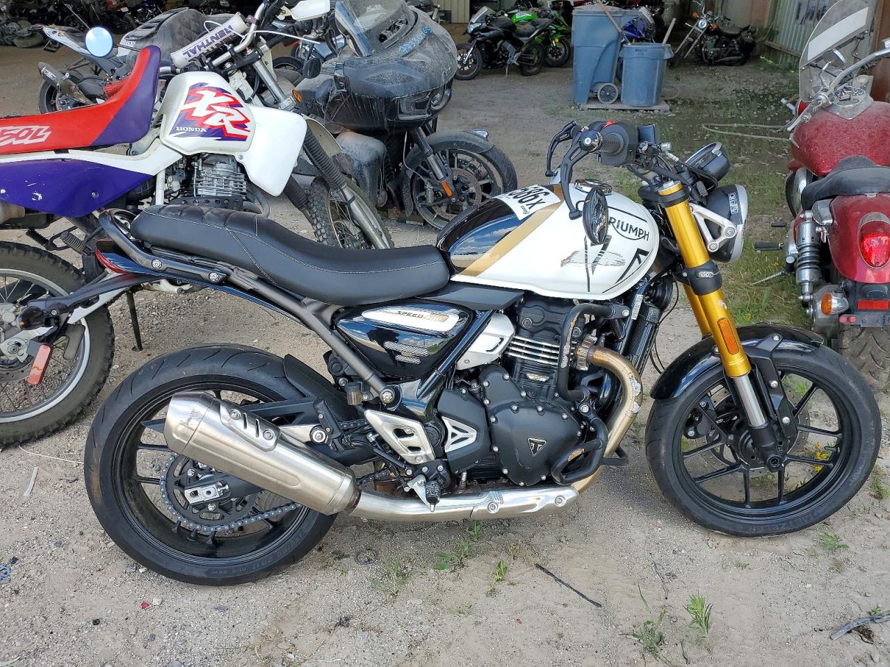 2026 TRIUMPH Speedtripl VIN SMTT127Y7TNA42940 photo 1