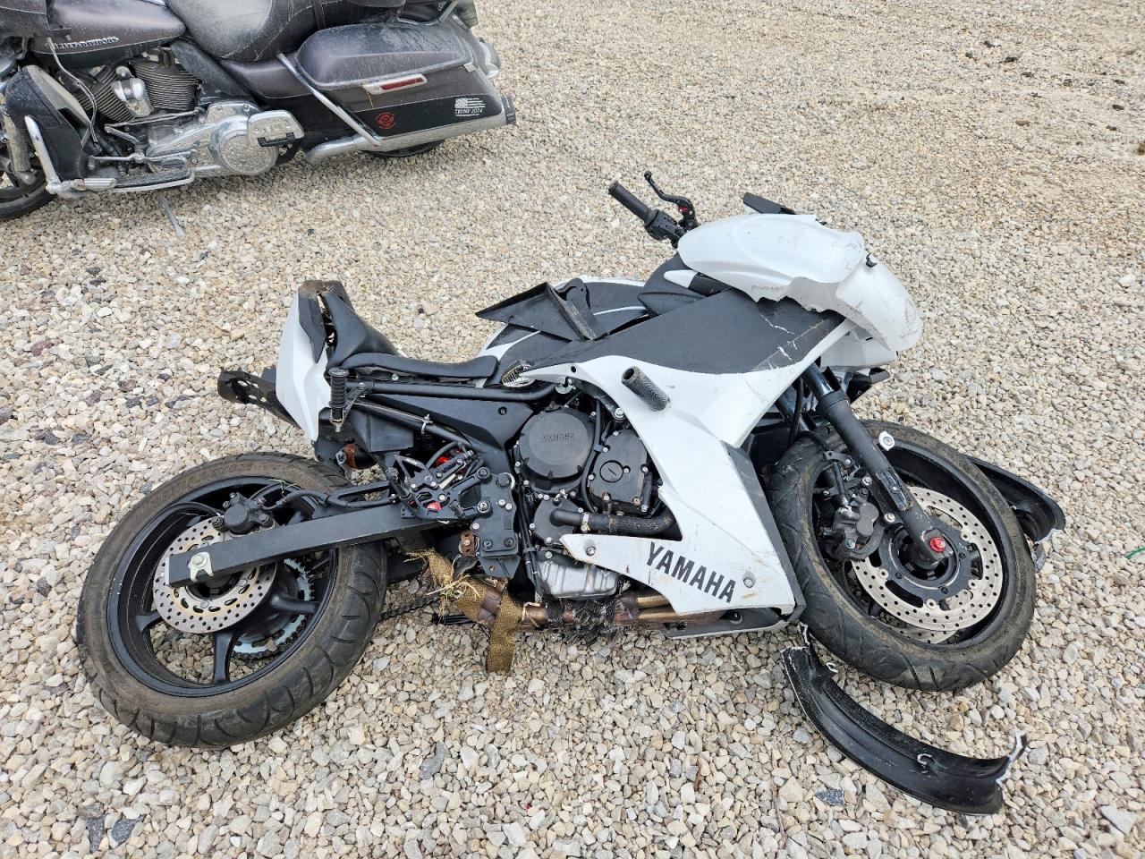 2009 YAMA FZ6R VIN JYARJ18EX9A004747 photo 1