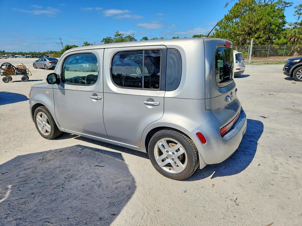 2010 NISSAN Cube VIN JN8AZ2KR5AT165614 photo 2