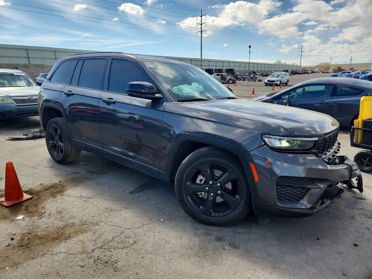 2024 Jeep Cherokee VIN 1C4RJHAG3RC104864 photo 4