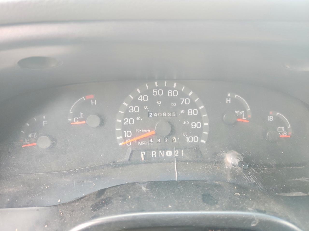1998 Ford Econoline VIN 1FTPE2429WHB22194 photo 9