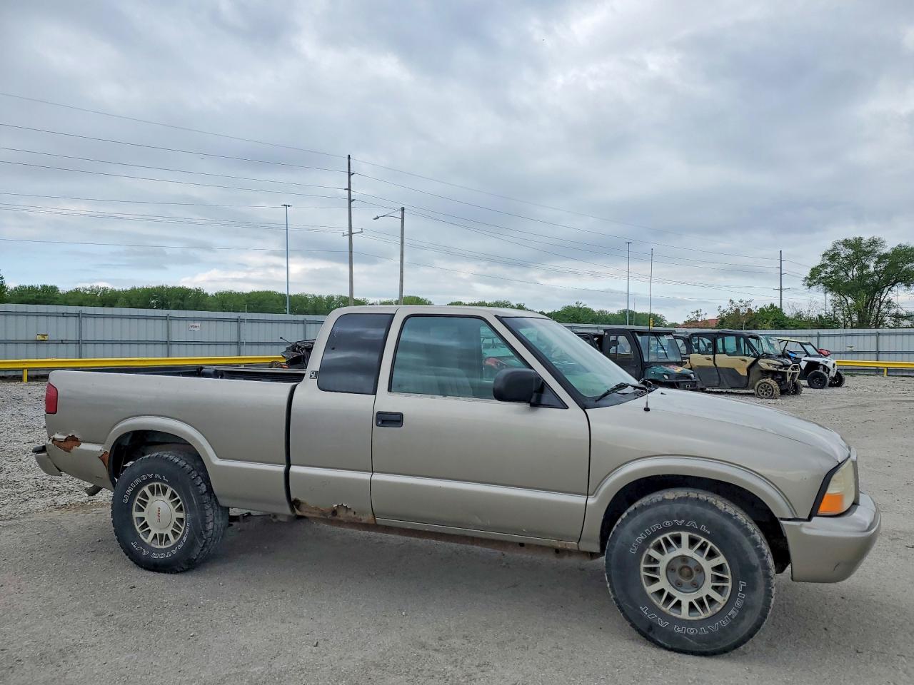2001 GMC Sonoma VIN 1GTDT19W31K181445 photo 4