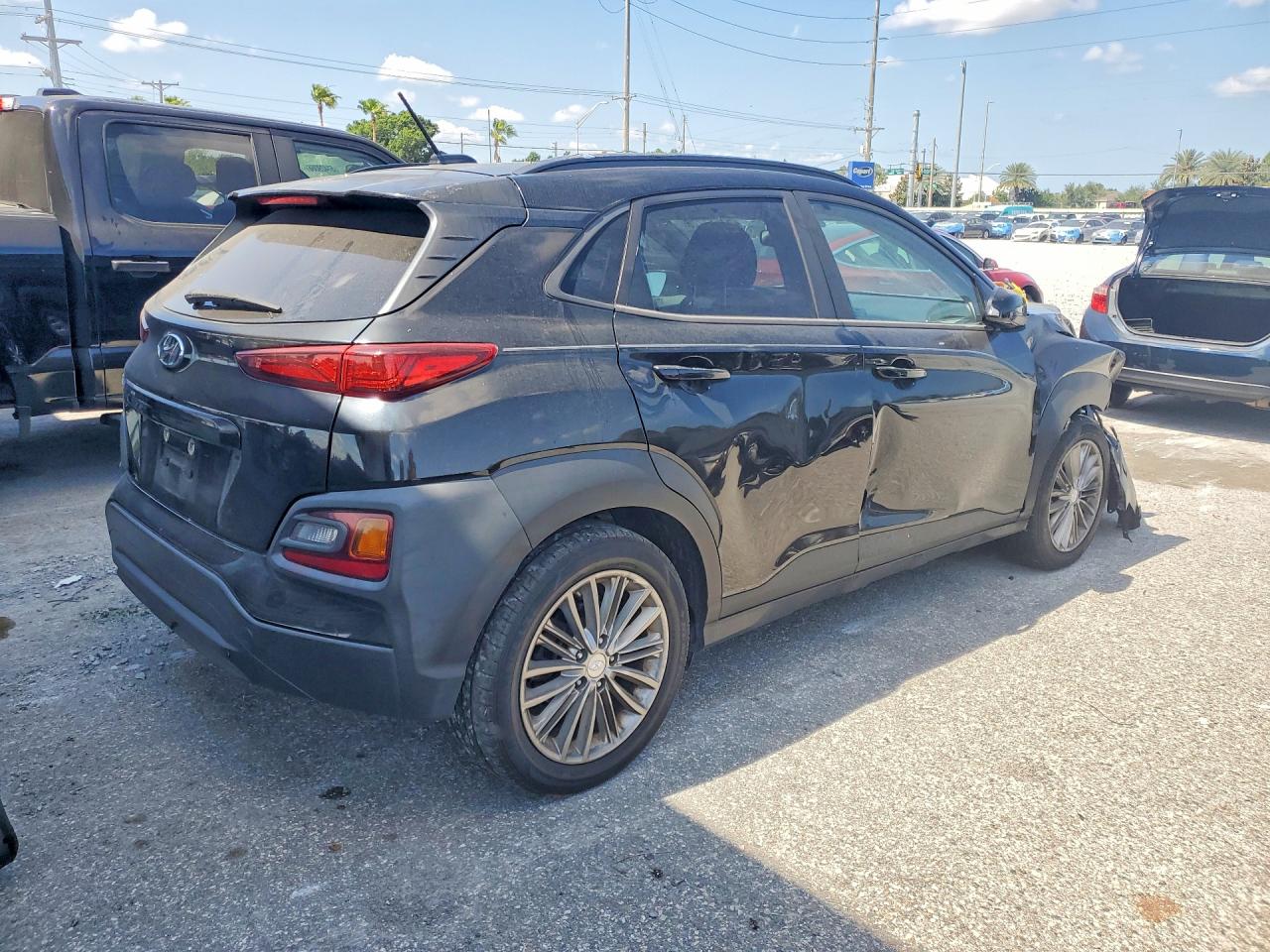 2018 Hyundai Kona VIN KM8K22AAXJU161595 photo 3
