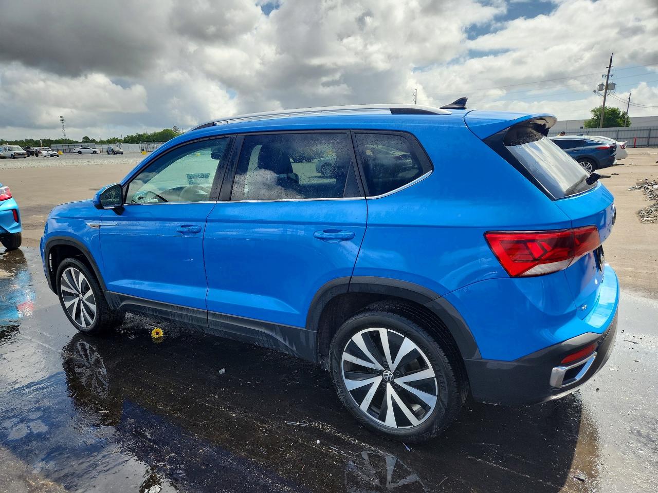 2024 VOLKSWAGEN All other VIN 3VVEX7B29RM127432 photo 2